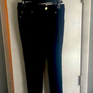 Inc International Concepts Size 6P Womens mid-rise Black Velvet Skinny Leg Pants